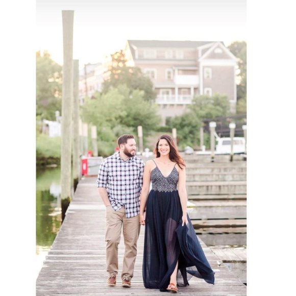 $1,100 BADGLEY MISCHKA Lace Metallic Flowy gown 2 - Picture 8 of 13